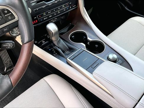 Certified 2022 Lexus RX 350 FWD w/ Premium Package image 17