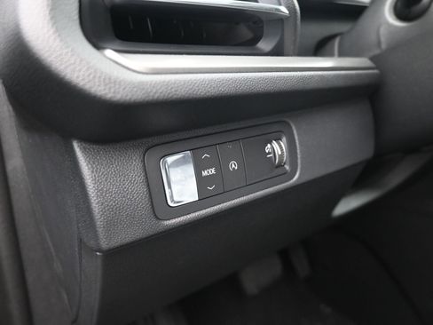 New 2026 Chevrolet Traverse LT w/ Sun and Wheel Package FWD image 28
