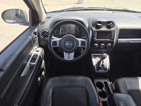 Used 2015 Jeep Compass Latitude FWD image 22