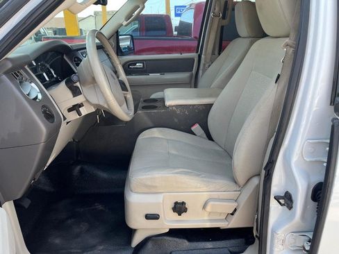Used 2011 Ford Expedition XL RWD image 7