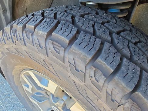 Used 2021 Toyota Tacoma TRD Off-Road w/ TRD Premium Off Road Package AWD/4WD image 6