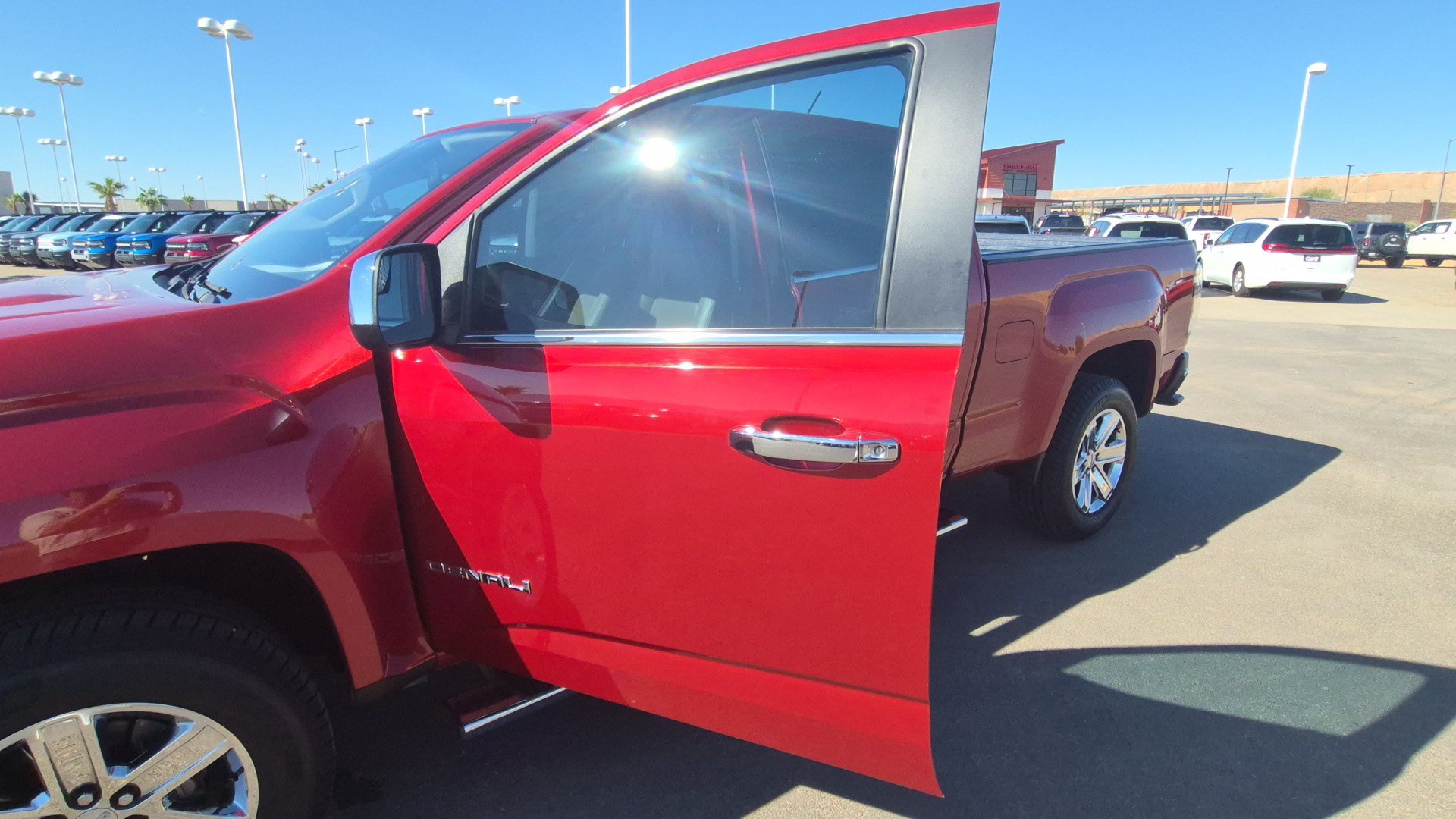 Used 2016 GMC Canyon SLT w/ Driver Alert Package RWD image 12