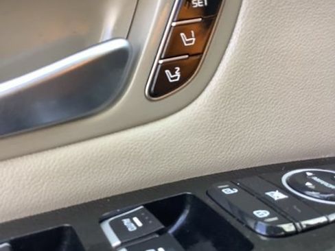 Used 2015 Kia Sedona SX FWD image 26