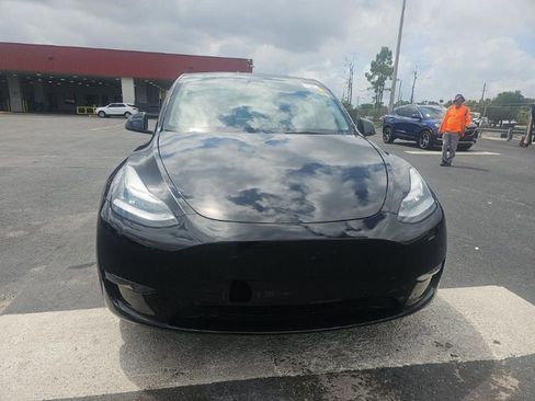 Used 2022 Tesla Model Y Long Range image 2