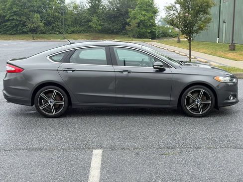 Used 2015 Ford Fusion SE w/ Equipment Group 202A FWD image 8