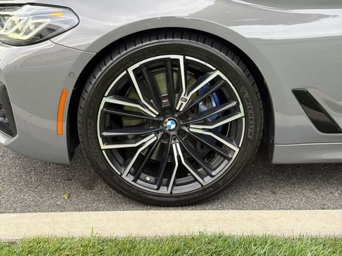 Used 2021 BMW M550i xDrive w/ Dynamic Handling Package AWD/4WD image 10