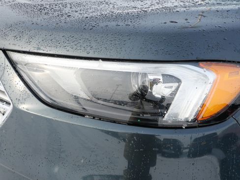 Used 2022 Ford Edge Titanium image 16