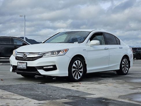 Used 2017 Honda Accord Hybrid Sedan image 5
