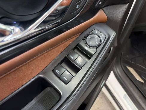 Used 2019 Chevrolet Traverse High Country w/ LPO, Floor Liner Package AWD/4WD image 16