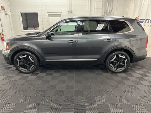 Used 2023 Kia Telluride S AWD/4WD image 6