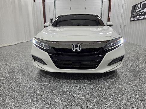 Used 2018 Honda Accord Sport image 2