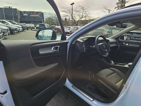 New 2026 Volvo XC40 B5 Ultra w/ Climate Package image 21