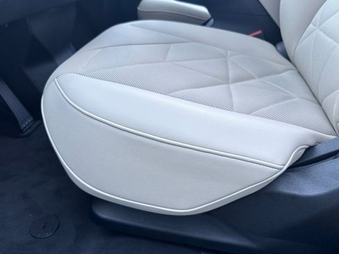 Used 2025 BMW iX xDrive50 w/ Premium Package image 14