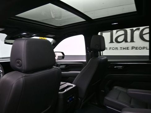 Used 2025 Chevrolet Suburban LT w/ Comfort Package image 25