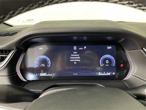 New 2025 Jeep Grand Cherokee Altitude image 3