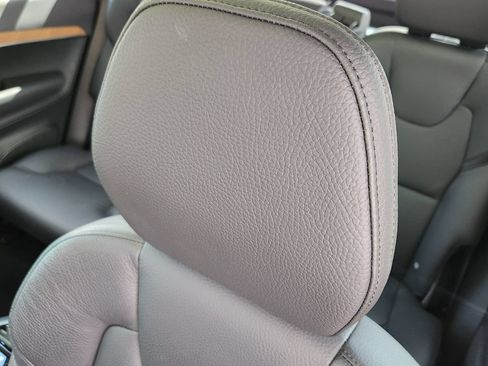 Used 2024 Volvo XC90 T8 Plus w/ Protection Package Premier AWD/4WD image 6