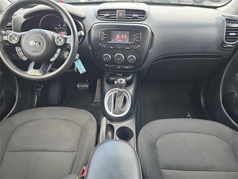 Used 2015 Kia Soul + image 9