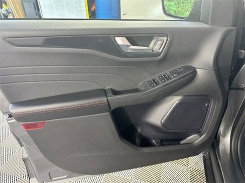 Used 2024 Ford Escape ST-Line image 9