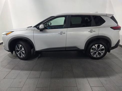 Used 2023 Nissan Rogue SV AWD/4WD image 2