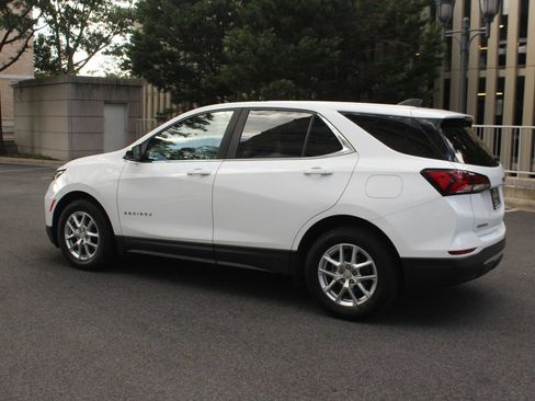 Used 2022 Chevrolet Equinox LT FWD image 9