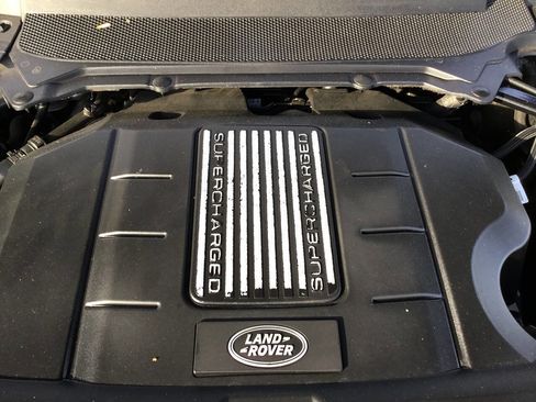 Used 2018 Land Rover Range Rover HSE image 14