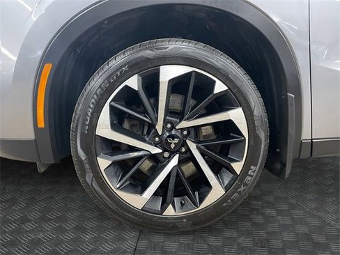 Used 2023 Mitsubishi Outlander SE image 14