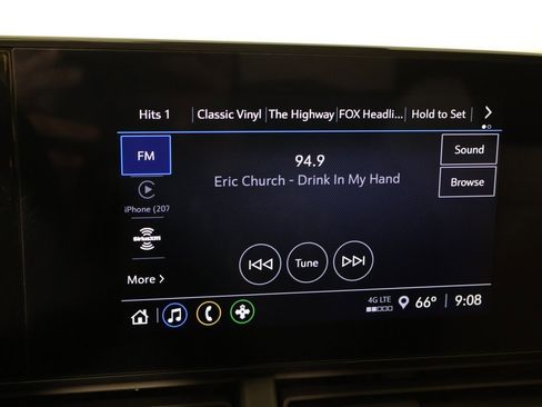 Used 2025 Chevrolet Trax RS image 40