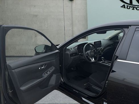 Used 2025 Nissan Sentra SV FWD image 11