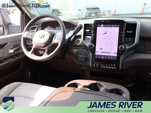 Used 2026 RAM 2500 Laramie AWD/4WD image 13