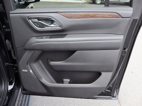 Used 2022 Chevrolet Suburban High Country image 37