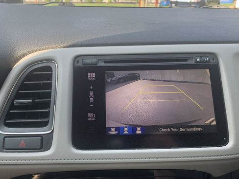 Used 2018 Honda HR-V EX image 12
