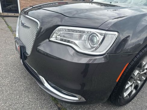 Used 2019 Chrysler 300 Limited AWD/4WD image 14