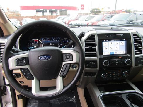 Used 2017 Ford F250 Lariat w/ Lariat Ultimate Package image 16