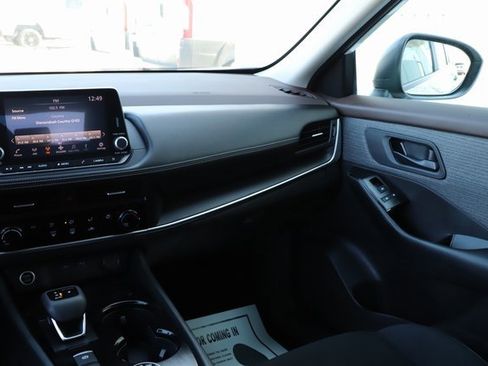 Used 2023 Nissan Rogue S image 25