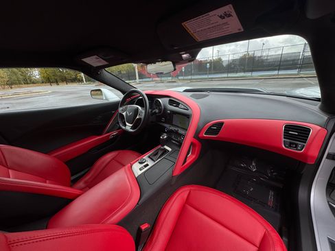 Used 2016 Chevrolet Corvette Z06 w/ 3LZ Preferred Equipment Group image 32