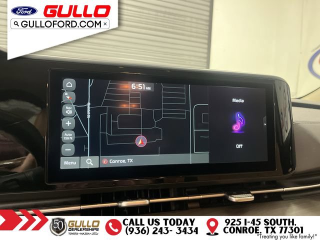 Used 2024 Kia Carnival EX FWD image 25