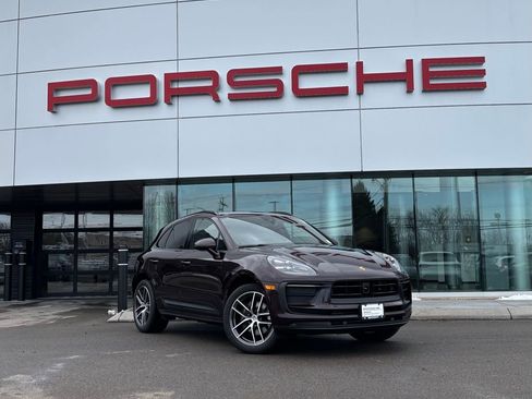 Certified 2026 Porsche Macan AWD/4WD image 39