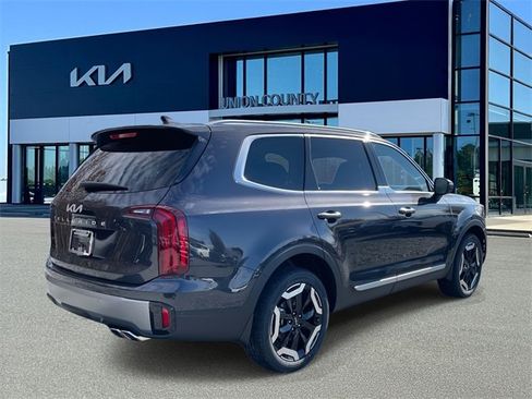 New 2025 Kia Telluride S image 12