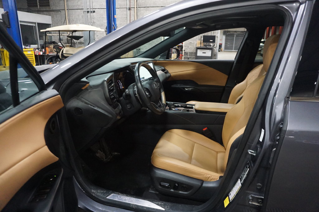 Used 2023 Lexus RX 350 Premium w/ Cold Area Package AWD/4WD image 2