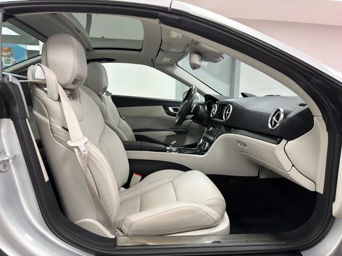 Used 2018 Mercedes-Benz SL 550 image 16