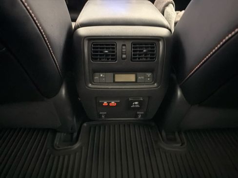 Used 2020 Nissan Pathfinder SL FWD image 22