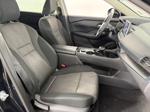 Used 2024 Nissan Rogue SV AWD/4WD image 29