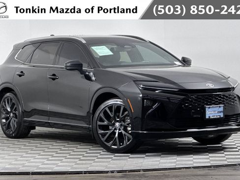 Used 2025 Toyota Crown Signia Limited image 1