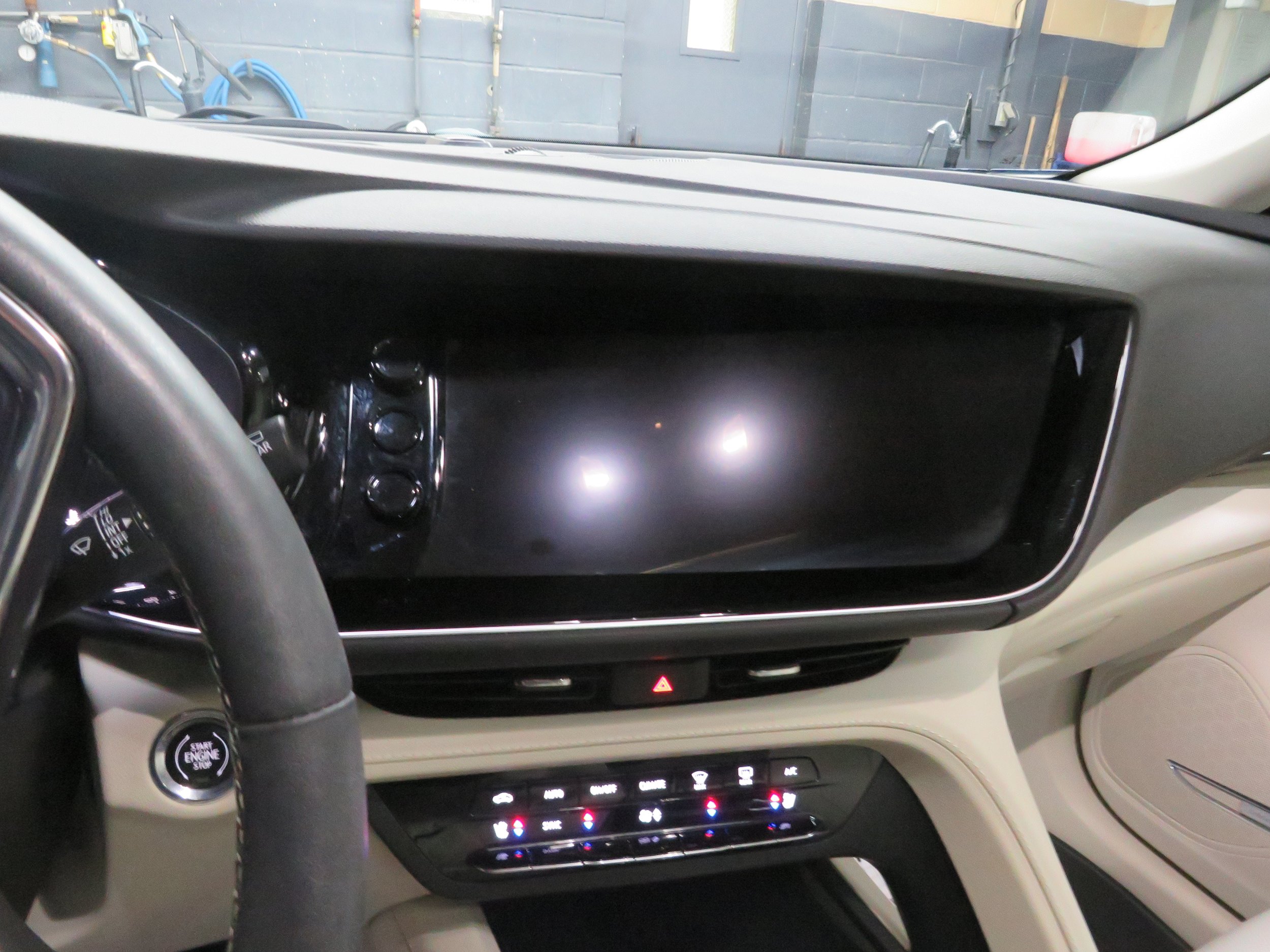Used 2023 Buick Envision Avenir AWD/4WD image 14