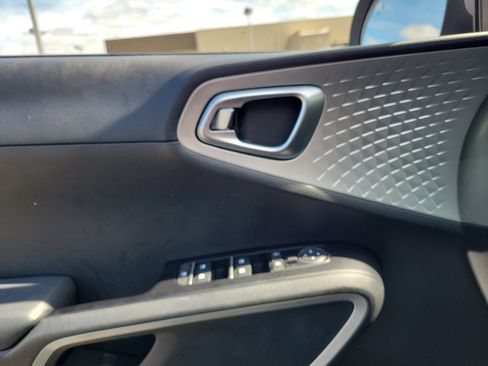 Used 2024 Kia Soul LX w/ Option Group 015 image 17