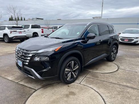 Used 2024 Nissan Rogue SL image 3