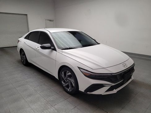 Used 2025 Hyundai Elantra Sport FWD image 13