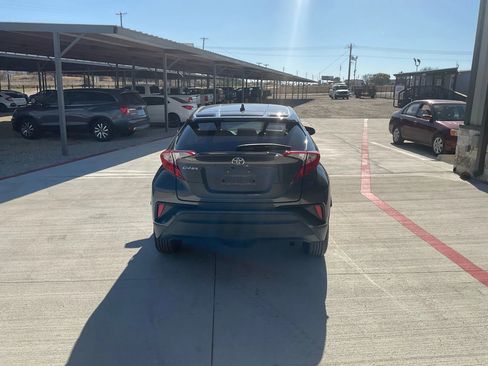 Used 2021 Toyota C-HR LE image 6