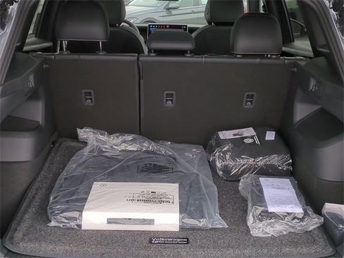 New 2026 Volkswagen Tiguan SE R-Line image 21