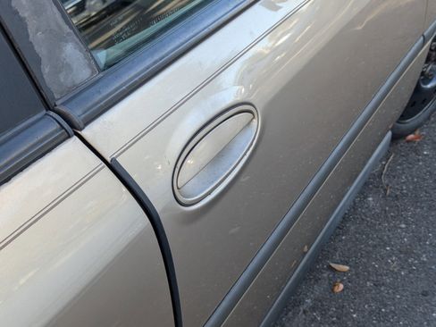 Used 2004 Chevrolet Impala w/ Preferred Equipment Group image 16